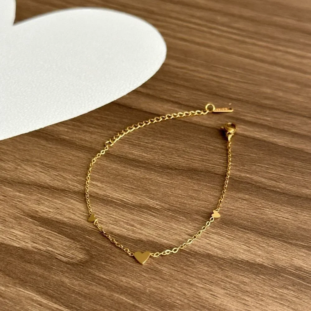 Dainty Heart Bracelet Q38